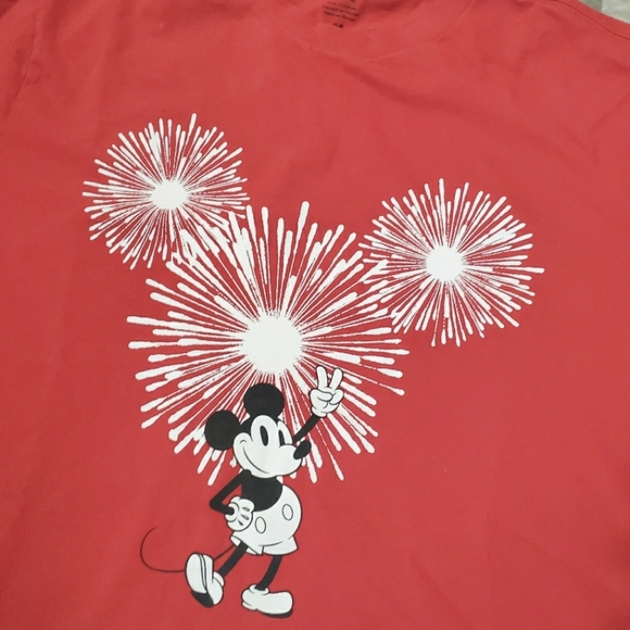 American Eagle X Disney. Red T-Shirt with Mickey Mouse Fireworks Design. M. - Picture 5 of 8